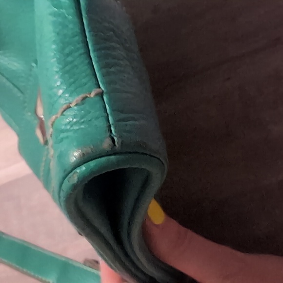 Tignanello Crossbody Bag EUC - Picture 12 of 13